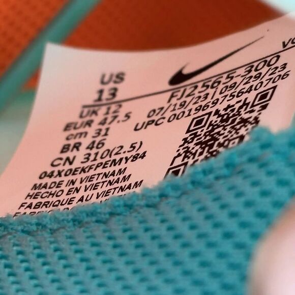 Nike Phantom Luna II Academy LV8 FG/MG Soccer Cleats FJ2561-300 Mens Sz 13 - Picture 8 of 9